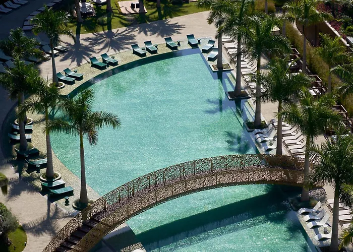 Savoy Palace - The Leading Of The World - Savoy Signature