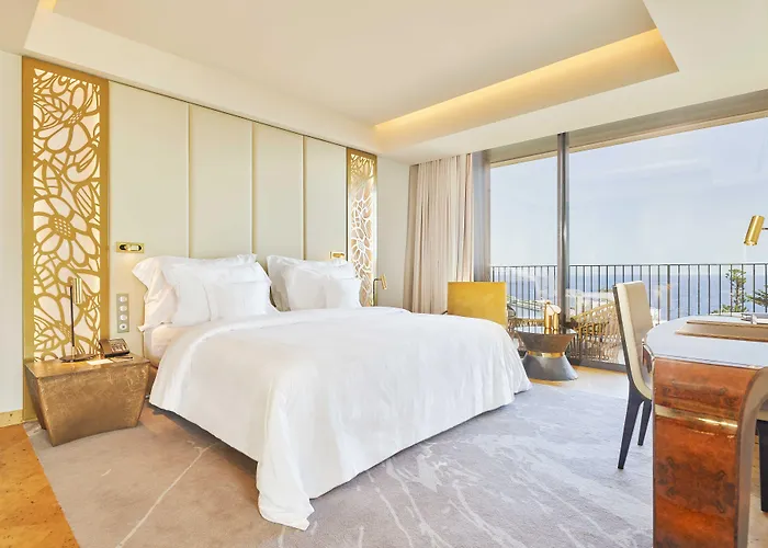 Savoy Palace - The Leading Of The World - Savoy Signature