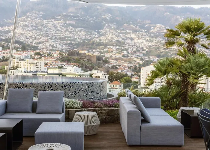 Savoy Palace - The Leading Of The World - Savoy Signature