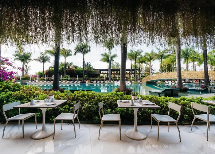 Savoy Palace - The Leading Of The World - Savoy Signature 5*