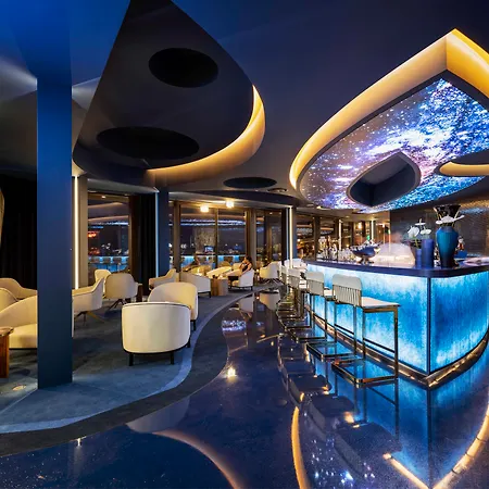 Savoy Palace - The Leading Of The World - Savoy Signature فونشال