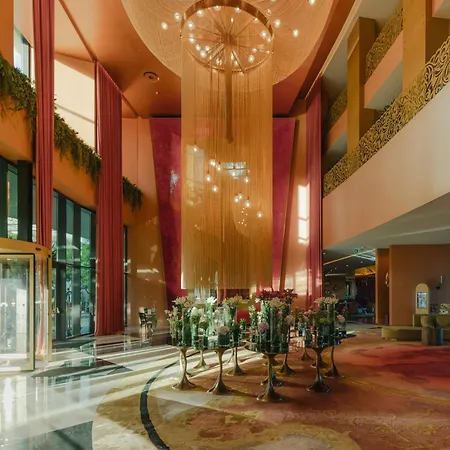 Savoy Palace - The Leading Of The World - Savoy Signature 丰沙尔
