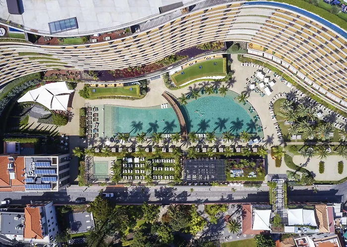 Savoy Palace - The Leading Of The World - Savoy Signature