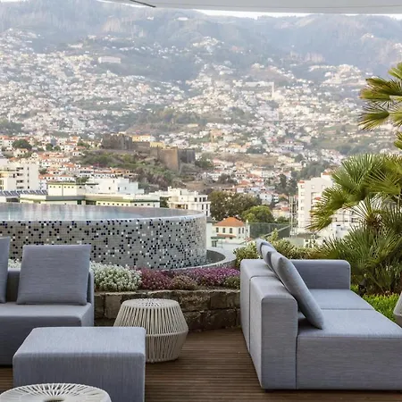 Savoy Palace - The Leading Of The World - Savoy Signature